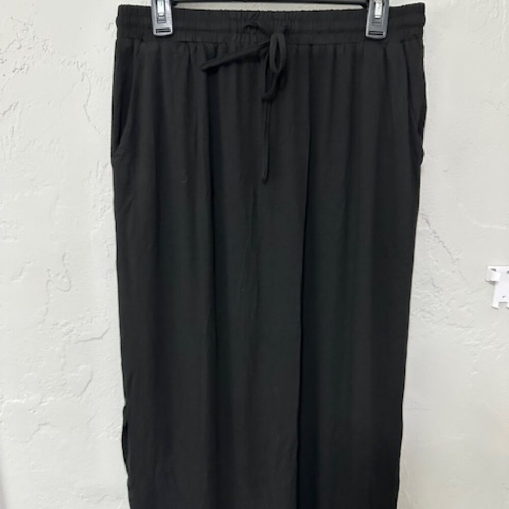 Relaxed Rhythm Black Midi Skirt